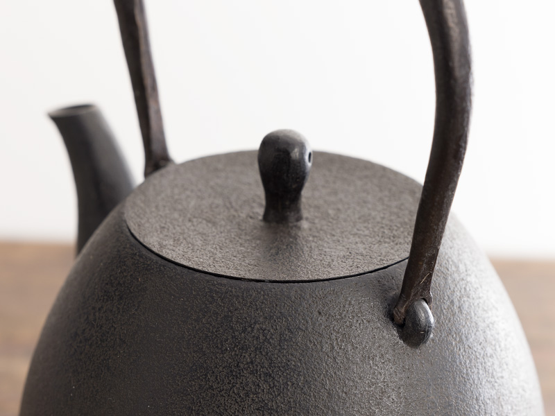 Nambu 2016, A Minimalist Japanese Black Cast Iron Kettle by Makoto Koizumi  - ML